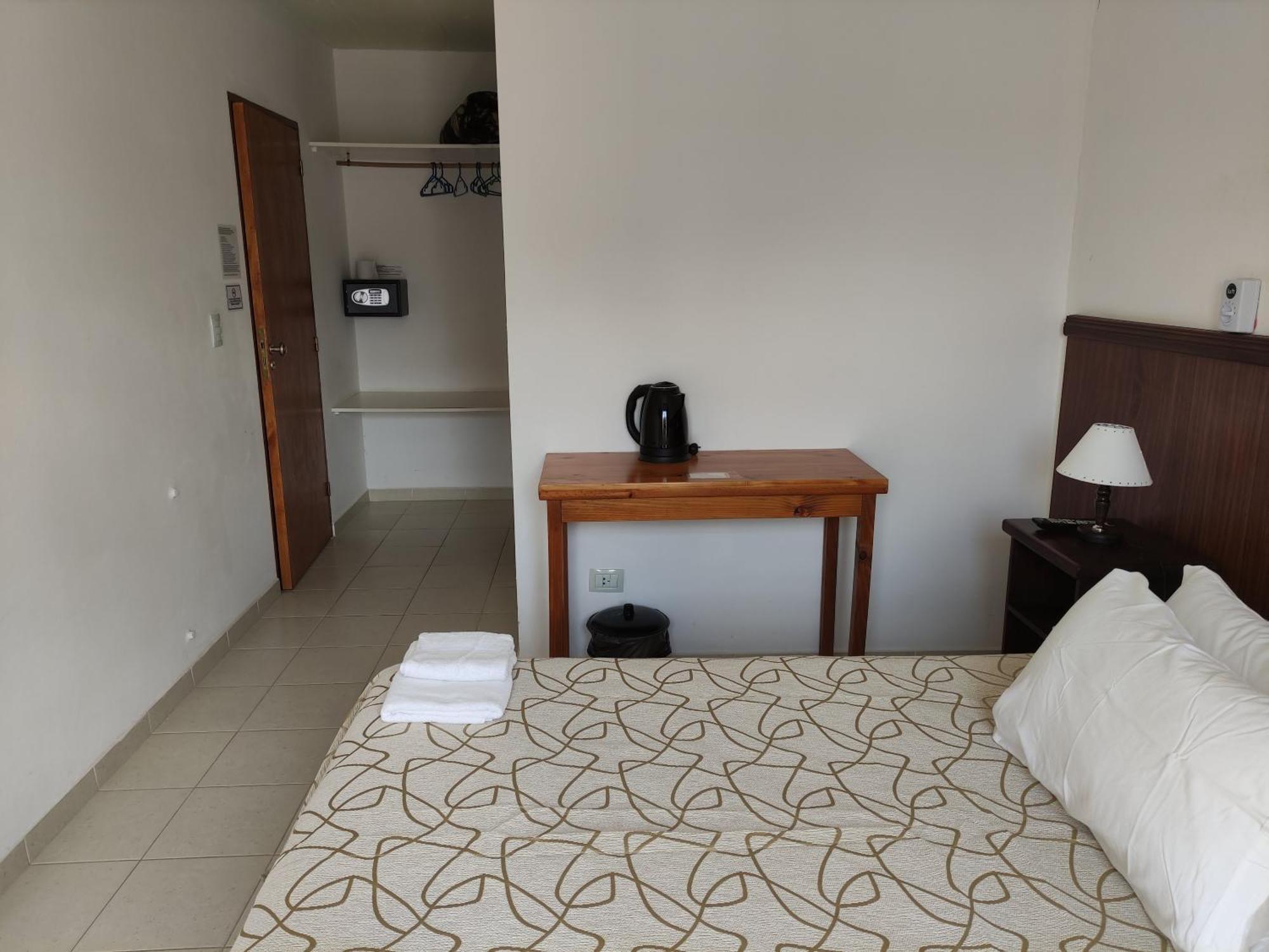 Hosteria Ymaz Villa Gesell Exterior photo