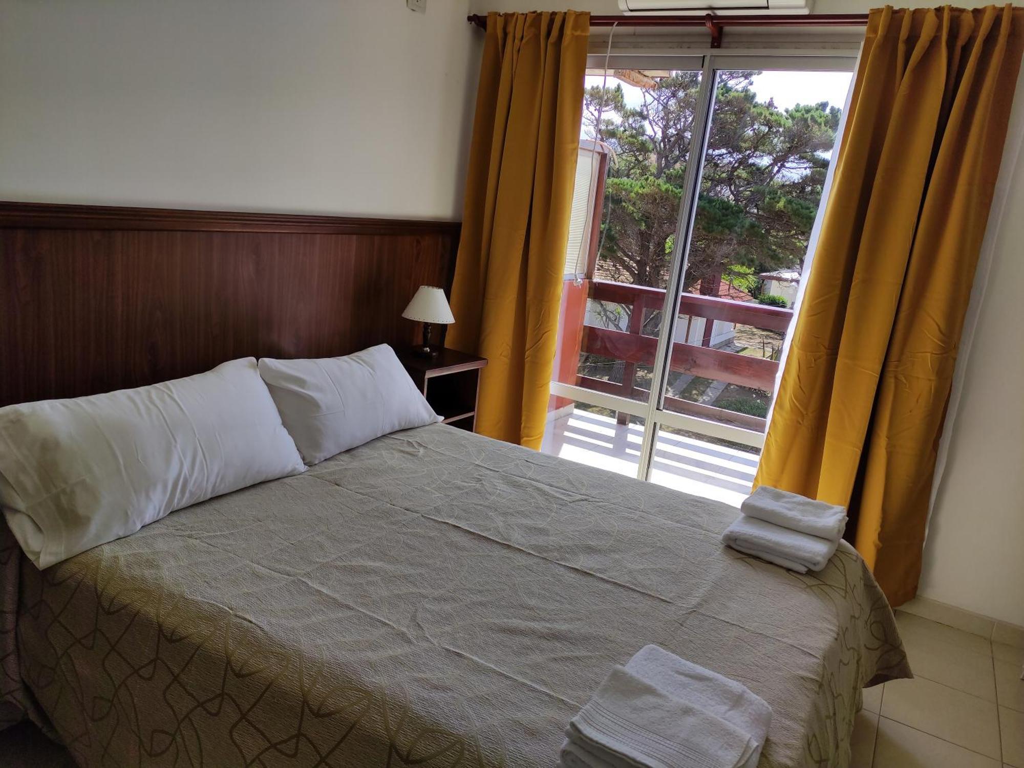 Hosteria Ymaz Villa Gesell Exterior photo