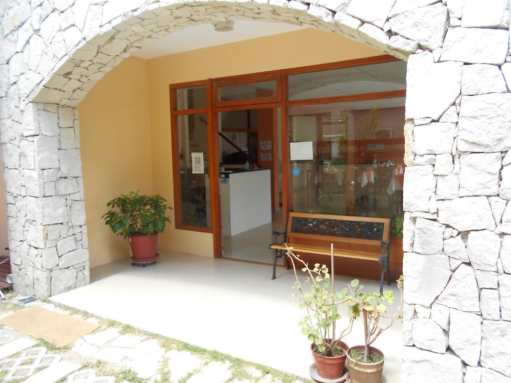 Hosteria Ymaz Villa Gesell Exterior photo